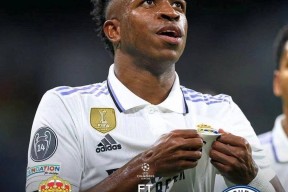 包含德布劳内巅峰对决，西亚卡姆与30激战TES分钟，逆转胜负难料！的词条