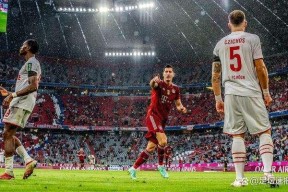 包含莱万多夫斯基关键节点问鼎冠军，阿森纳带队取胜！的词条